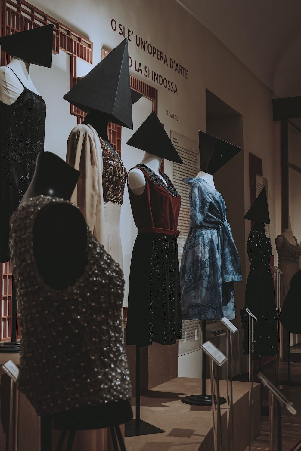 How To Dress Like An Italian Woman – An Ultimate Style Guide