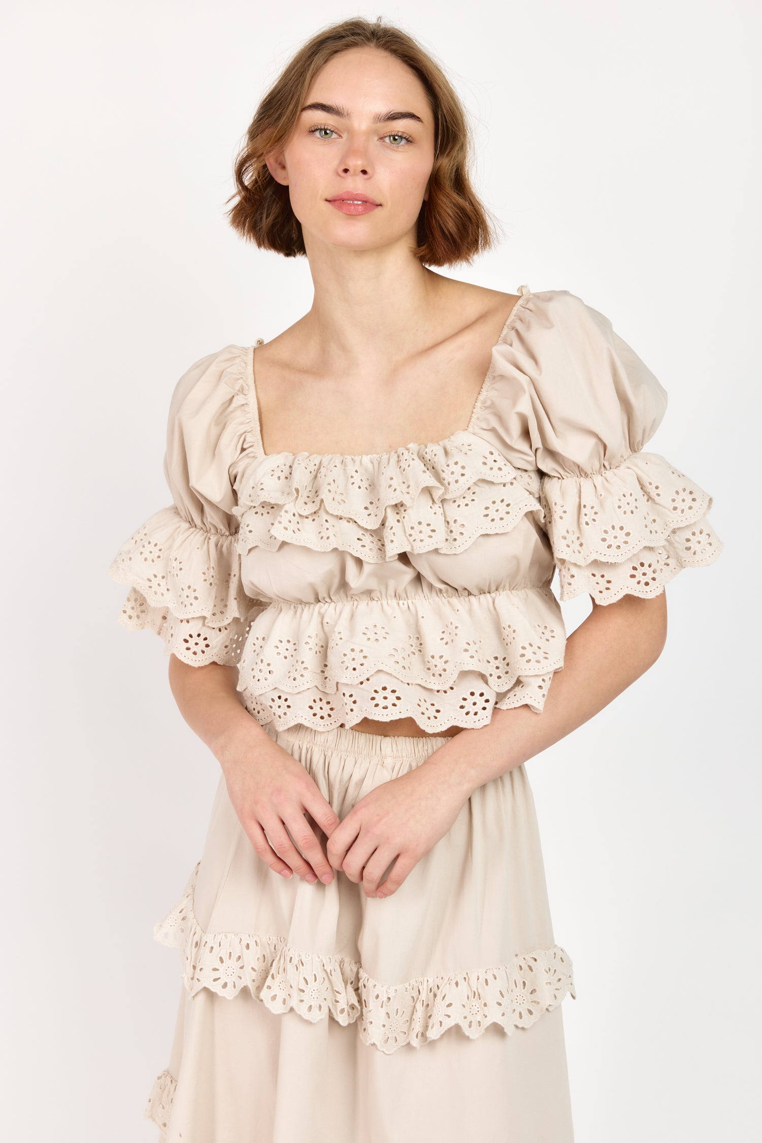 MANI EYELET TOP