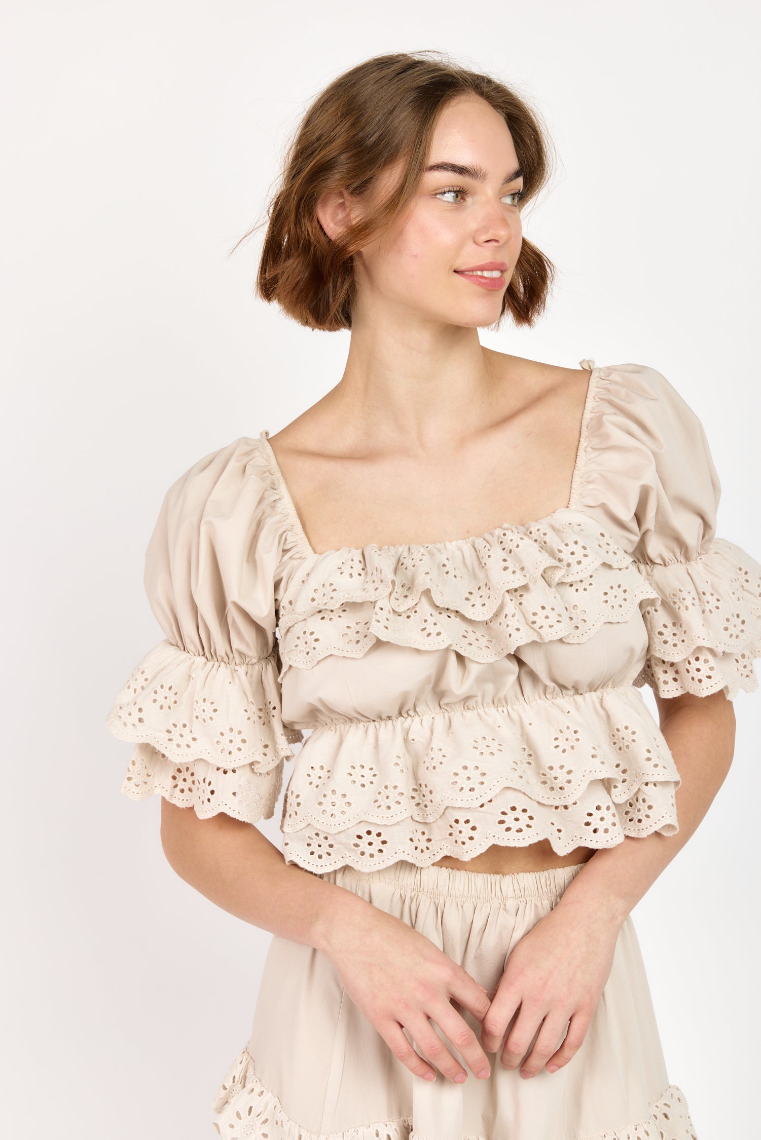 MANI EYELET TOP