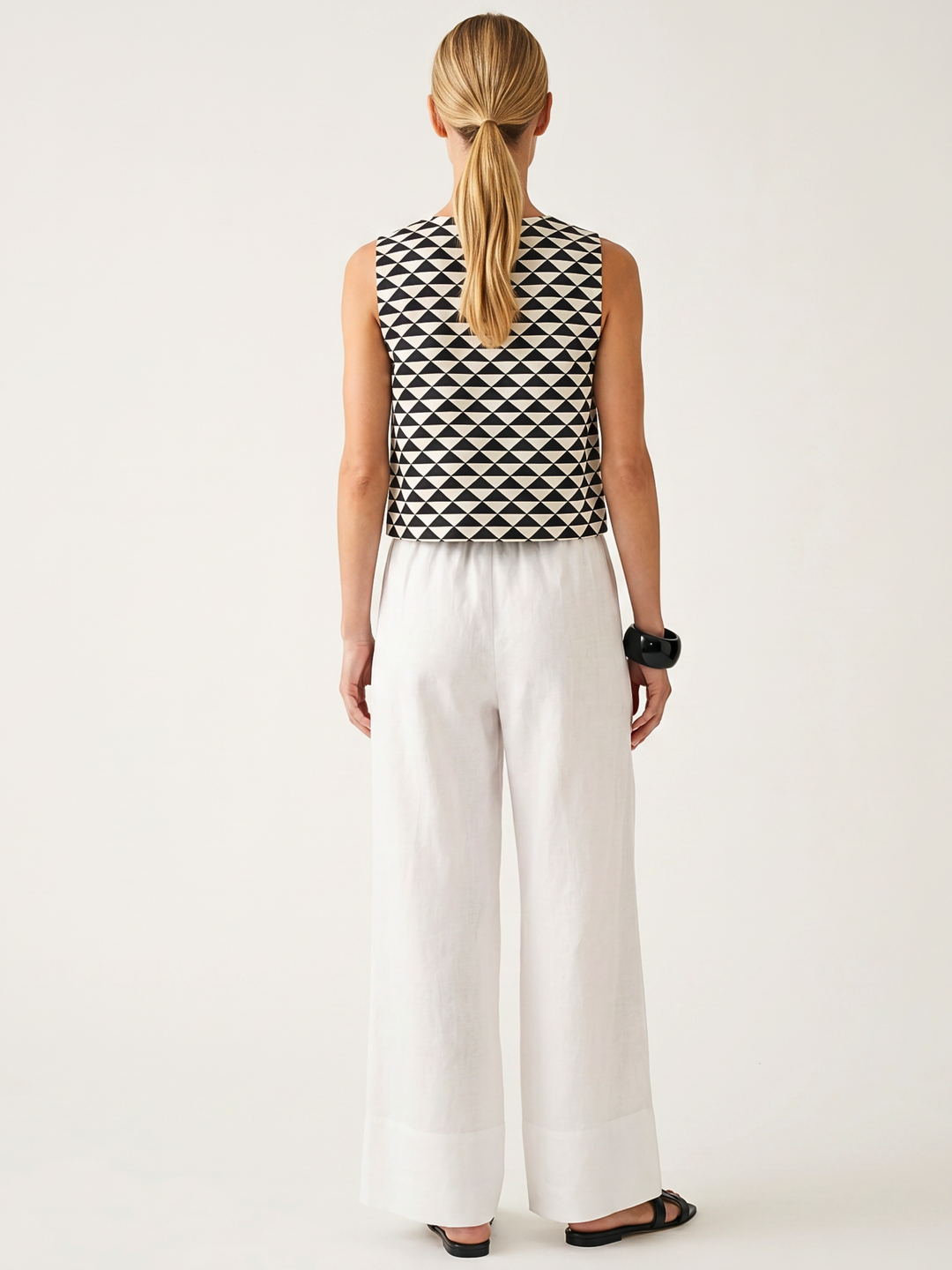 AGATHA CHIC SLEEVELESS TOP