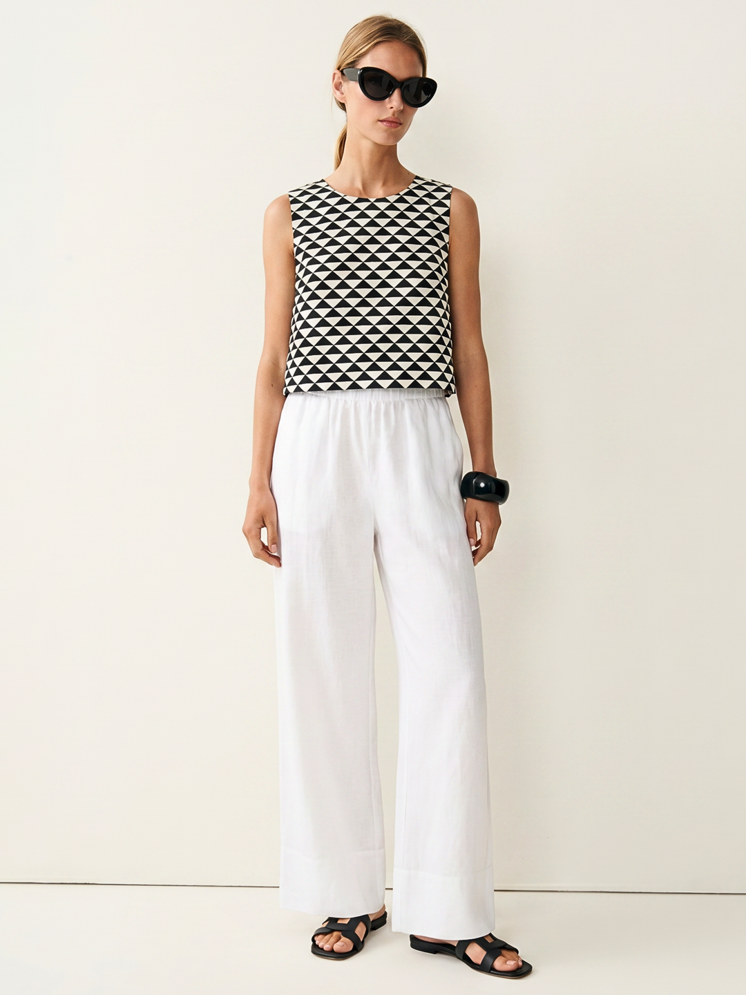 AGATHA CHIC SLEEVELESS TOP