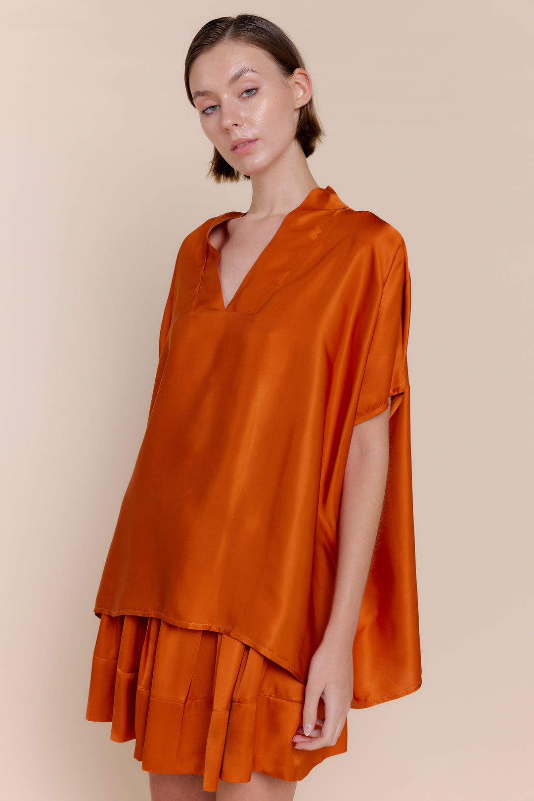INEZ | Tops | essentials, FALL2024, gamegirl, NEW ARRIVALS, Satin, Short Sleeve, SOLIDS, Tops | shop-sofia