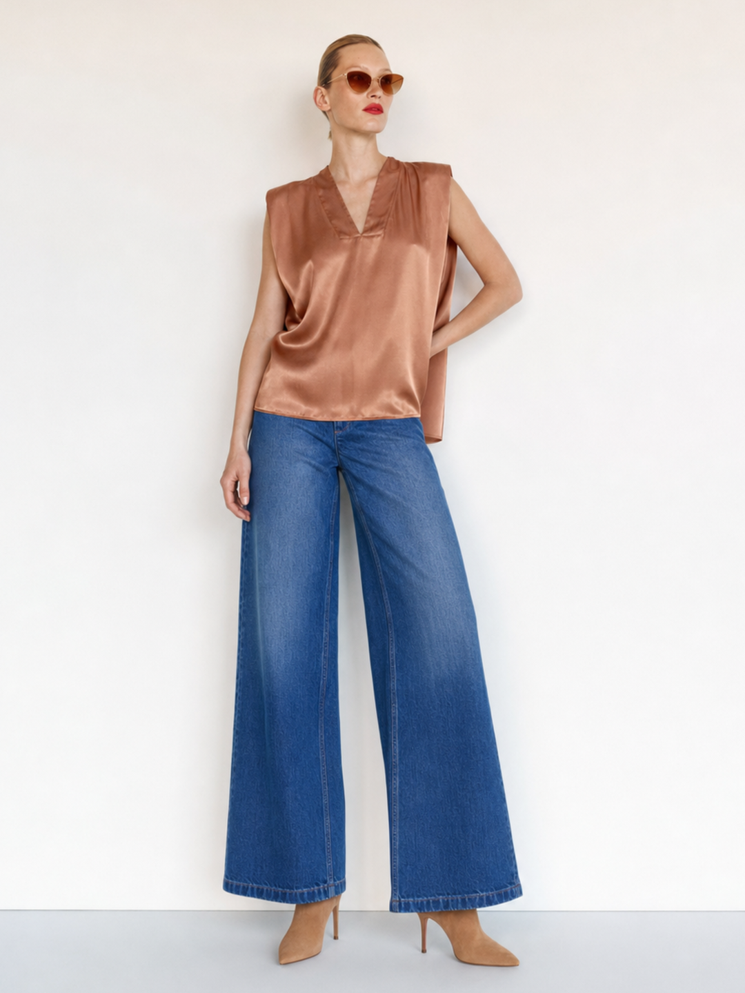 DANA Sleeveless Satin V-Neck Blouse – Relaxed Fit Satin Top